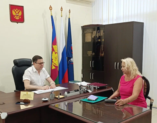 Сергей Кривоносов провел личный прием вдовы участника СВО по вопросу предоставления земельного участка